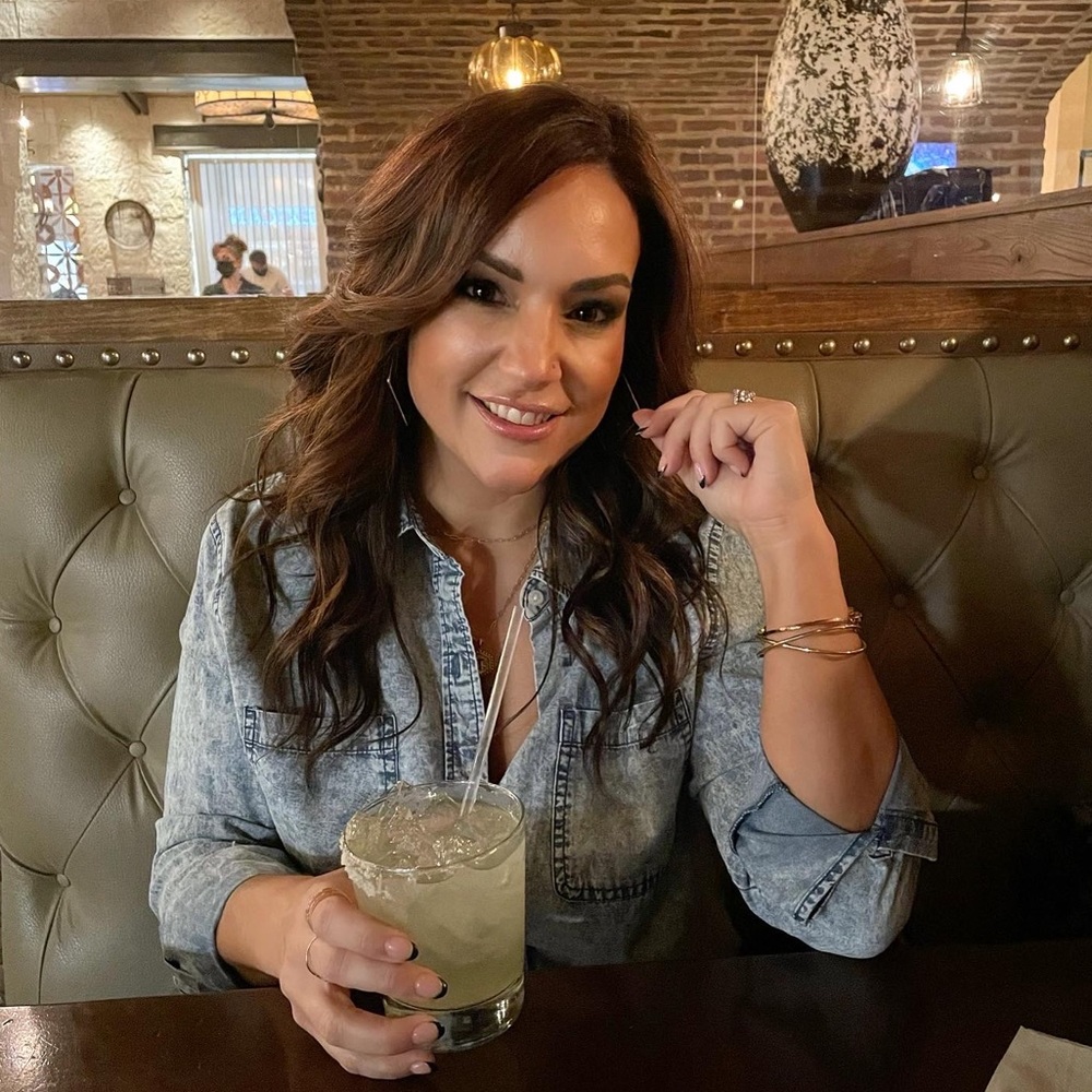 Meet your Posher, Toni